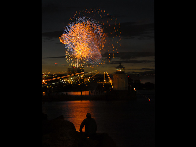 104-M106-B-Portland-fireworks