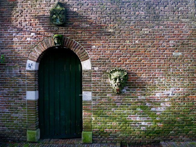 29-J120-B-Poets-Portal-in-Leiden