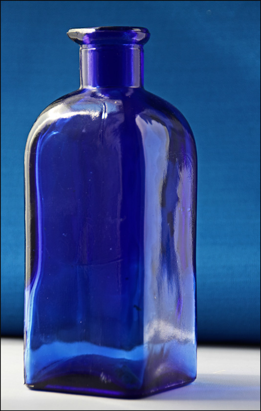 301--03-vanvoorstvanbeest-blue-bottle