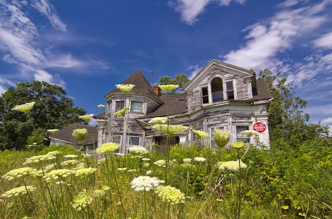 24-FarrWeinfeld_A_Searsport-Broken-Dreams