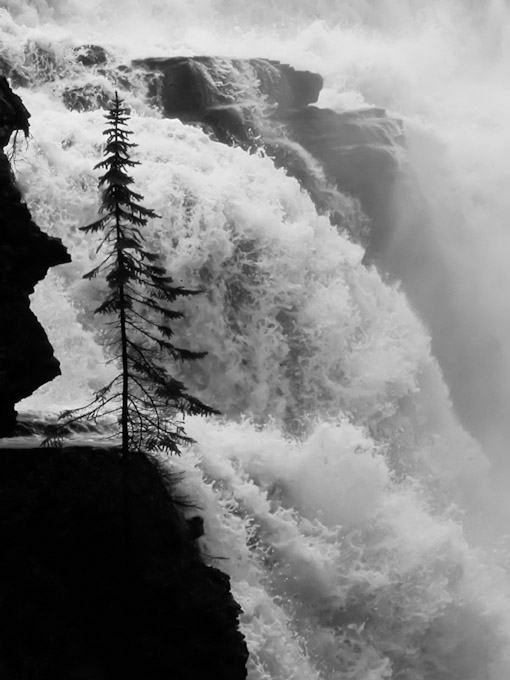 070-davekirkwood-A-On-the-Edge-of-the-Torrent