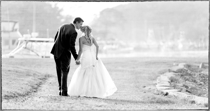 02-linscott-A-thekiss