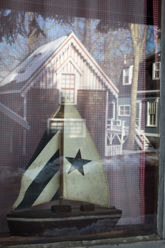 05-LeslieInman-B-Bayside-Window