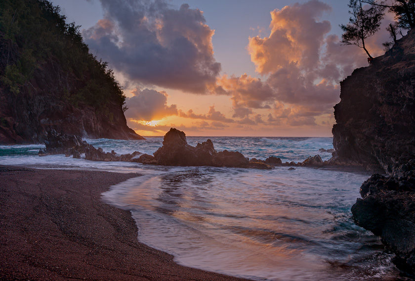 03-rick-thompson-a-red-sand-beach