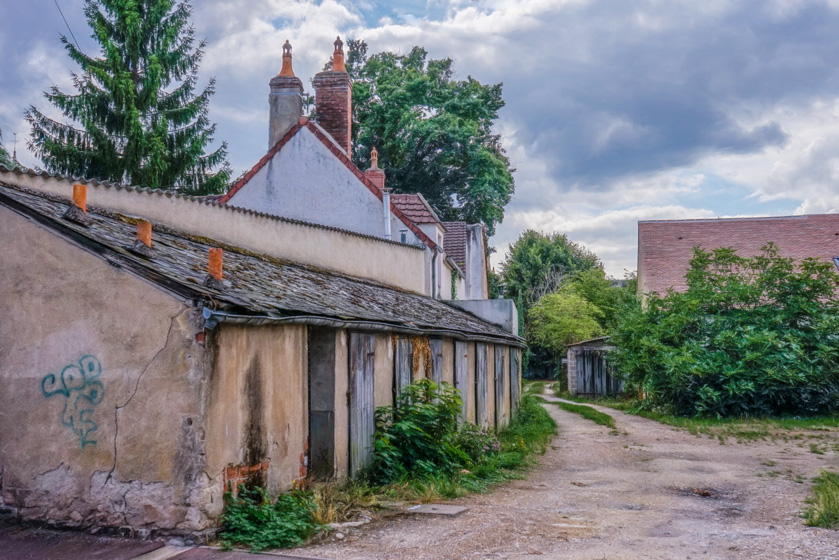 50-francesca-gs-b-back-alley-france